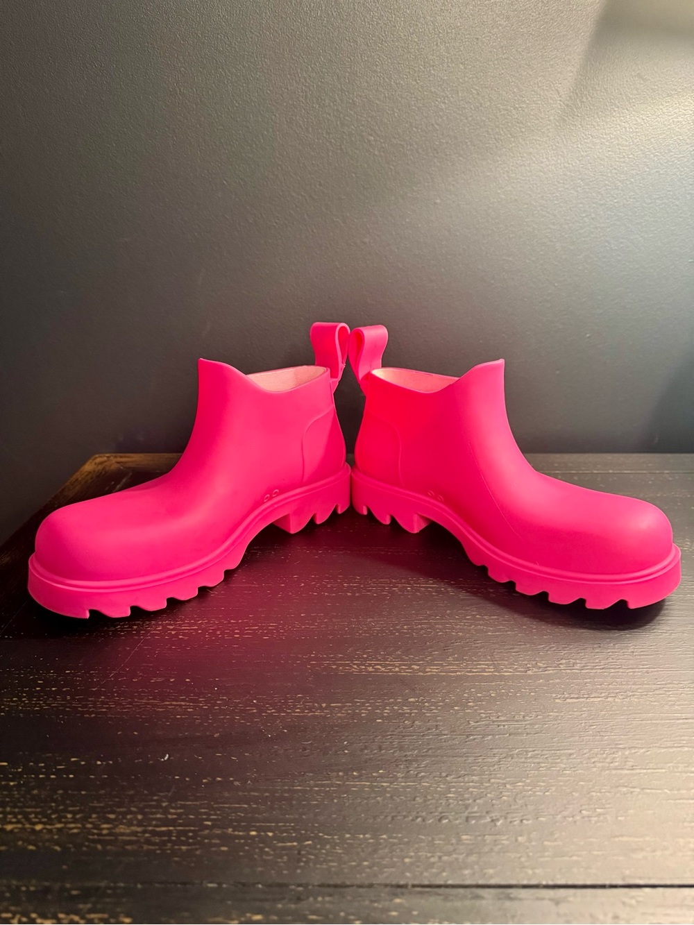 Free People Collection High Street Rain Boot in Dragon Fruit Size 6 - Picture 6 of 8